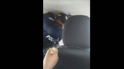 فيديو "إعتداء أمنيين على شاب داخل سيارته": "الداخلية" تكشف التفاصيل